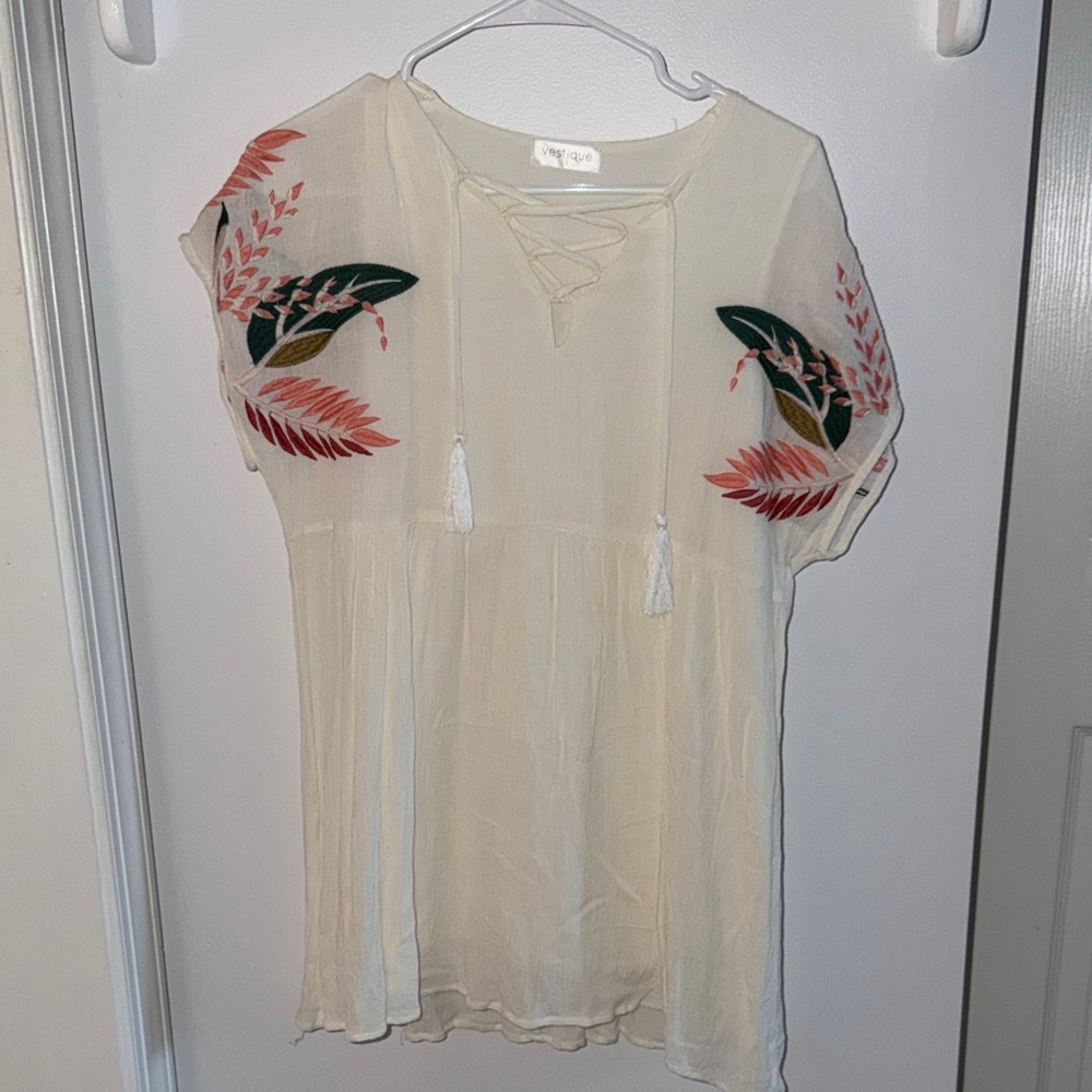 Vestique Cream Lace-Up Blouse
